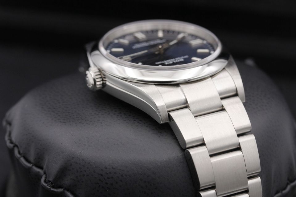 Rolex Oyster Perpetual 126000 Image 4
